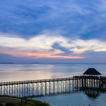 Sea Cliff Resort & Spa Zanzibar Bagian luar foto