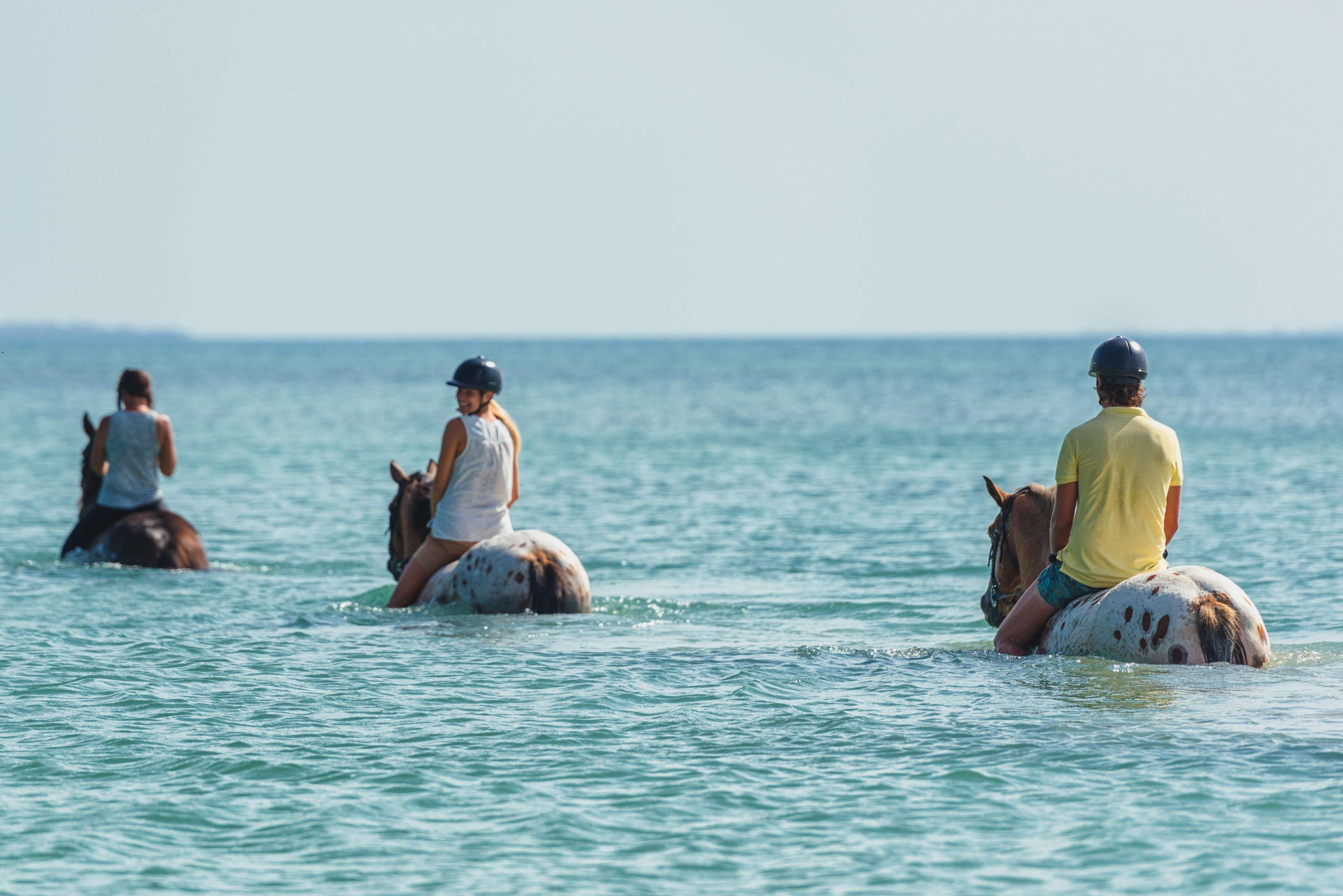 Sea Cliff Resort & Spa Zanzibar Bagian luar foto
