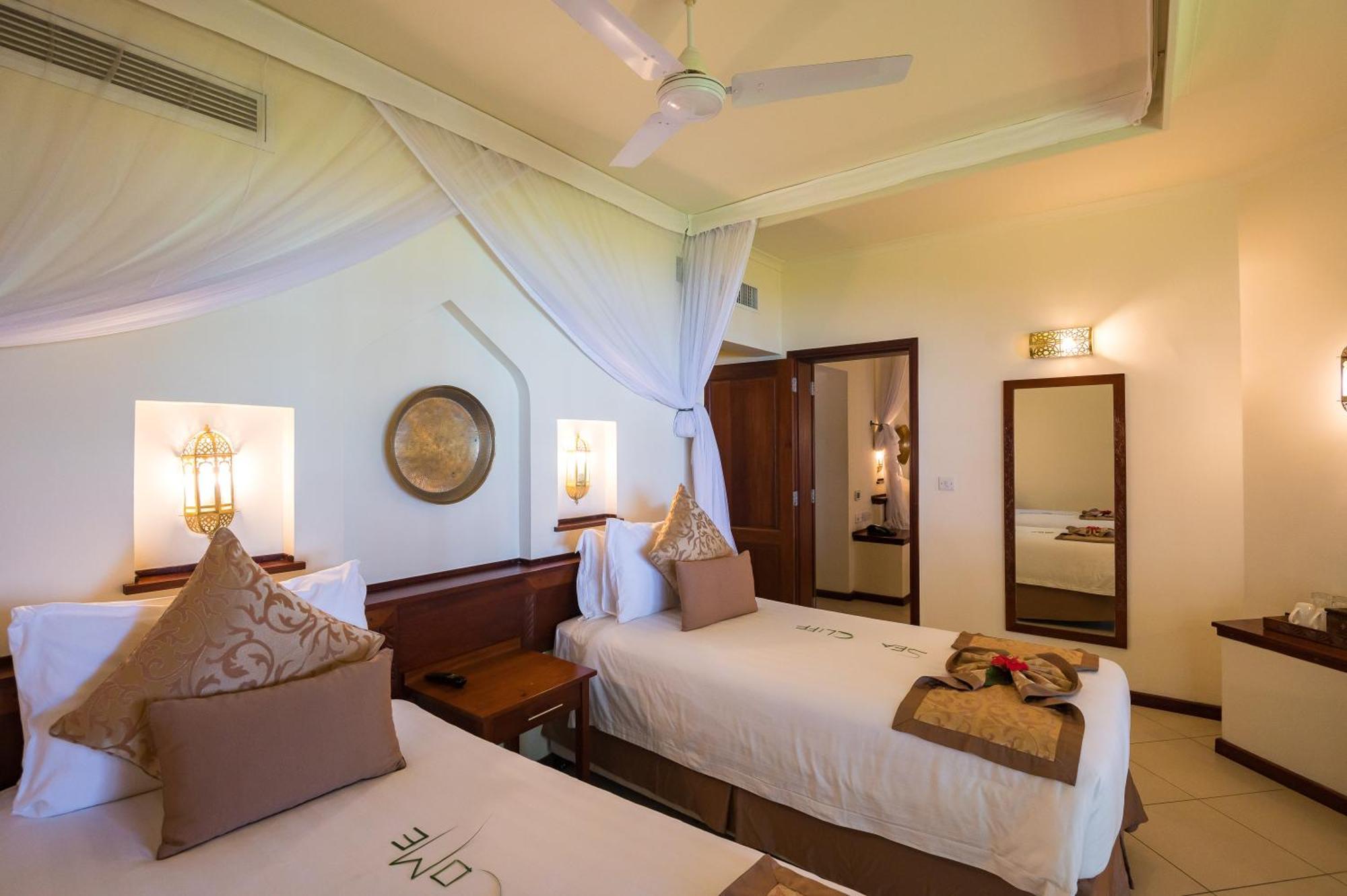 Sea Cliff Resort & Spa Zanzibar Bagian luar foto